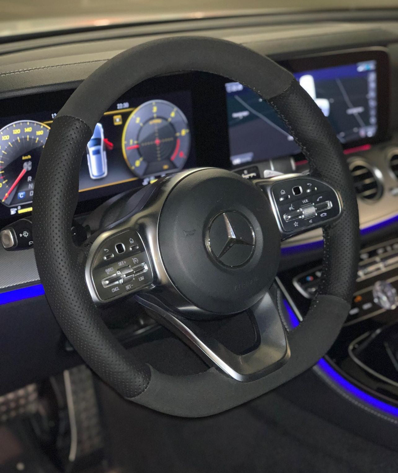 Perforated Leather/Alcantara Steering Wheel Cover