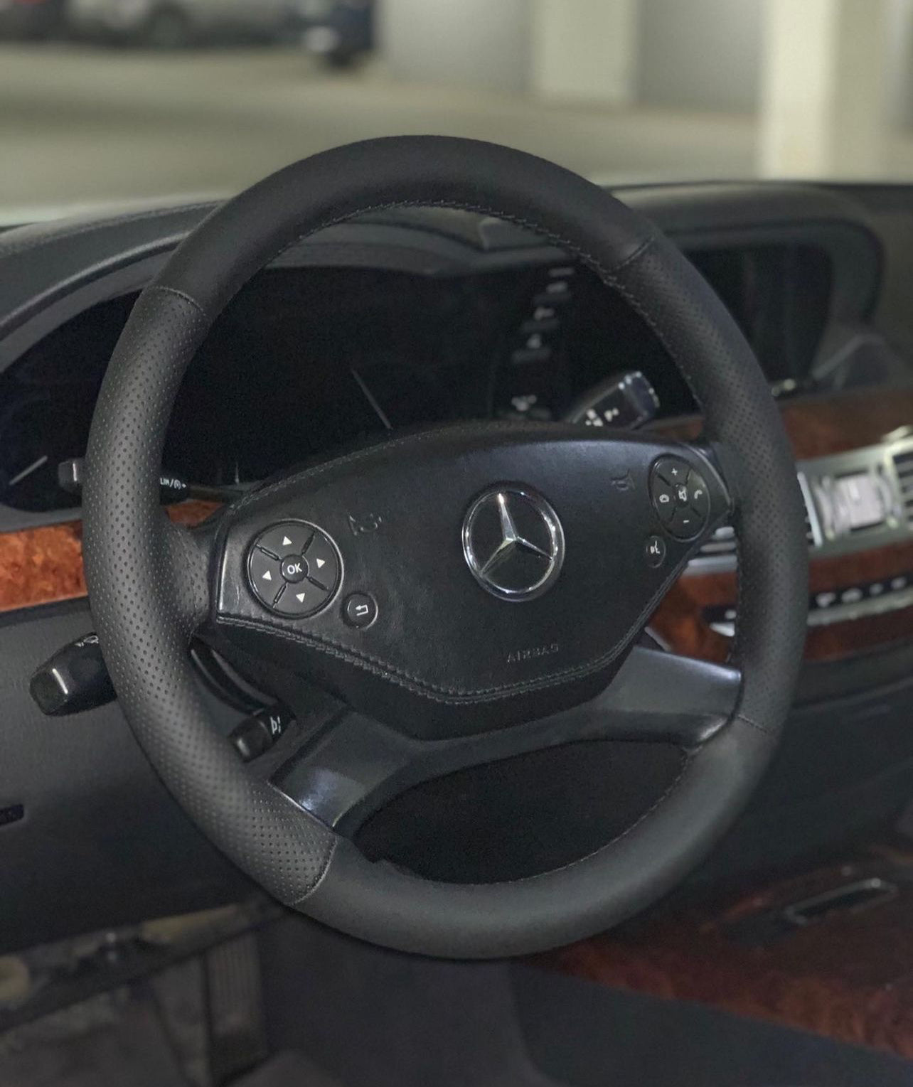 Perforated Leather/Alcantara Steering Wheel Cover