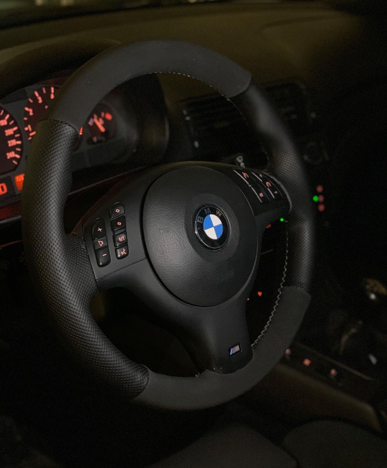 Perforated Leather/Alcantara Steering Wheel Cover