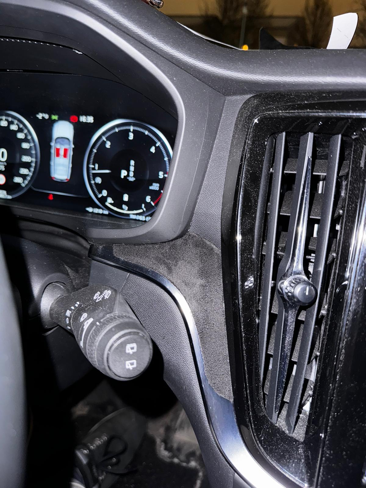 VOLVO - S / V / XC60 ALCANTARA INSTRUMENT PANEL